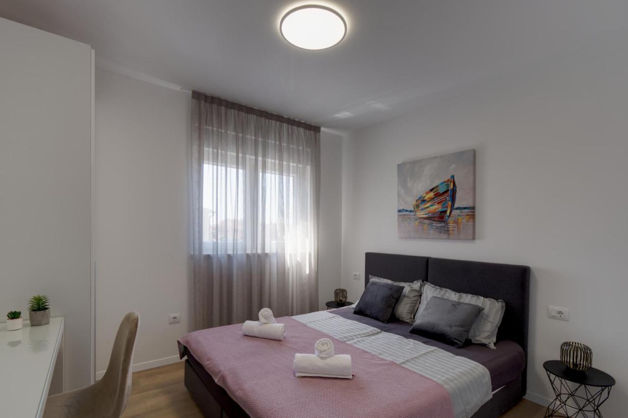 Apartments Iva & Nika Fazana Luaran gambar